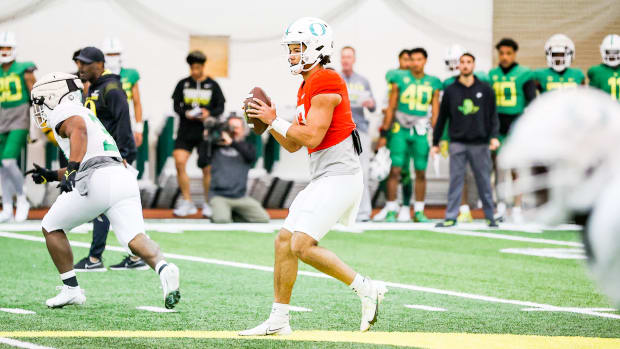 ty-thompson-oregon-spring-dropping-back